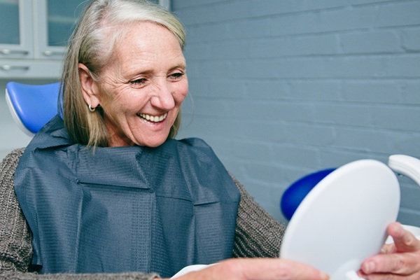 Do Loose Dentures Need Denture Repair?